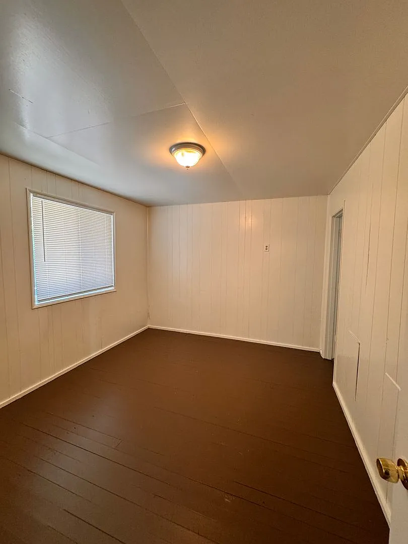 2 Bedroom House in SE Roseburg — Photo 4
