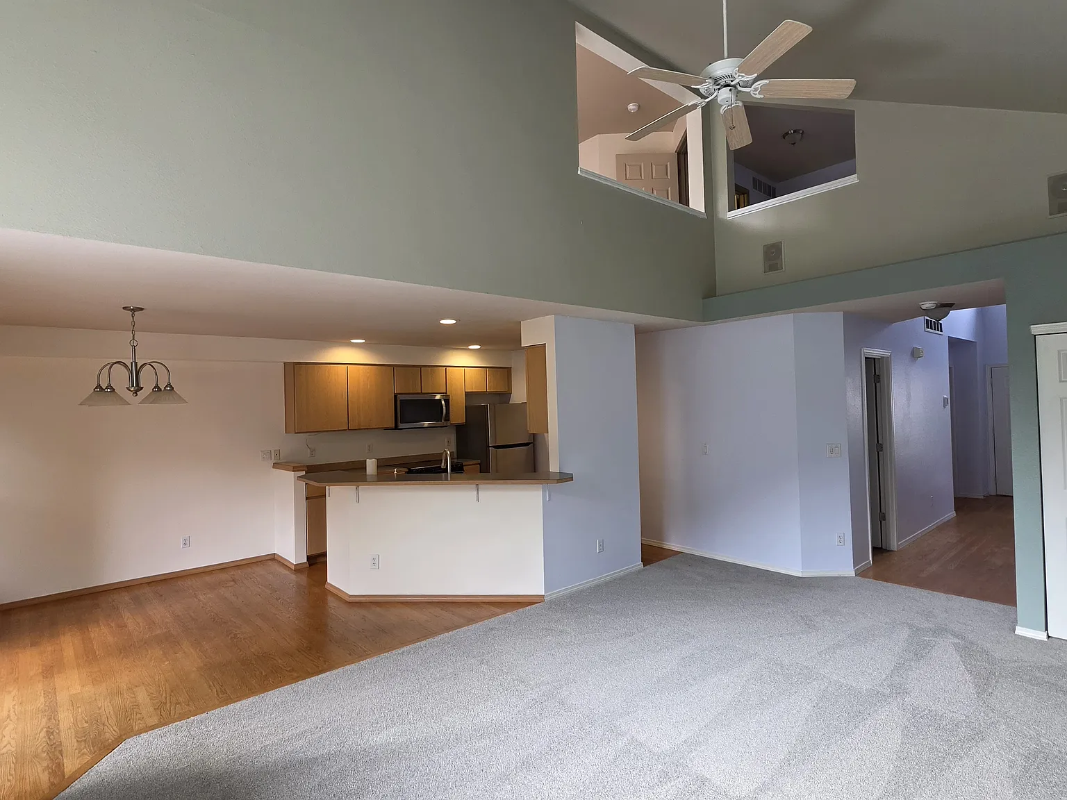 3 bed, 2.5 bath, 1860 sqft, $3,000 — Photo 4