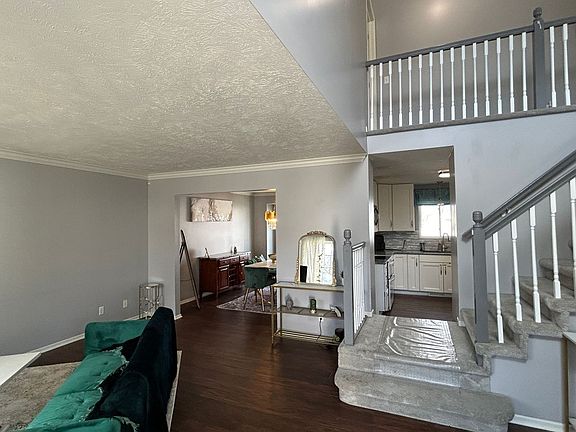 4th image of 15218 Borman St