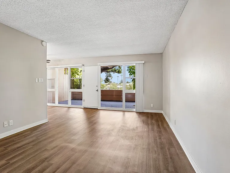 Terraces at South Pasadena Apartments — Photo 92