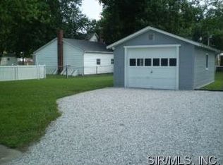 530 W Mill St, Staunton, IL 62088