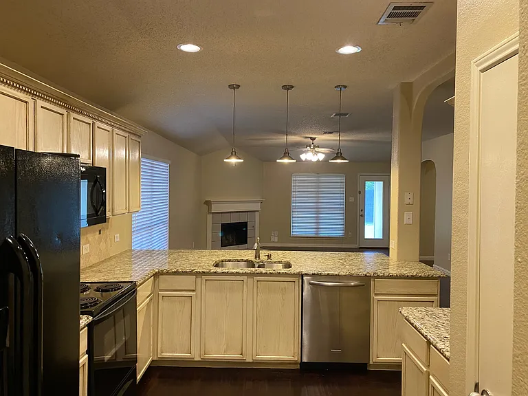 9909 Carter Dr — Photo 7