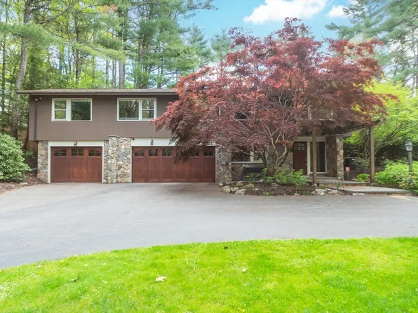 28 Country Corners Rd, Wayland, MA 01778