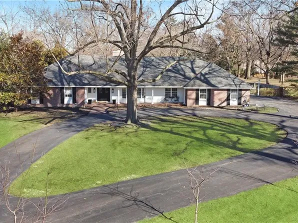 8229 Nall Ave, Prairie Village, KS 66208