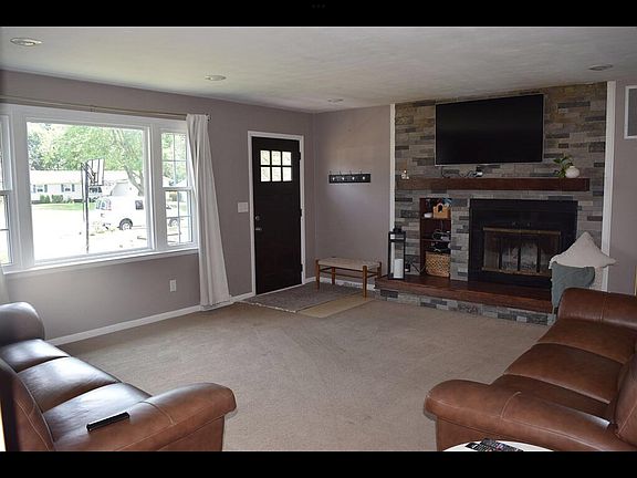 2nd image of 130 Eastview Dr