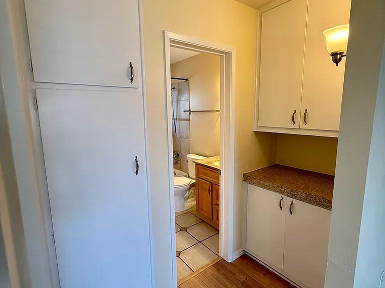 1464 Essex St #7 — Photo 11