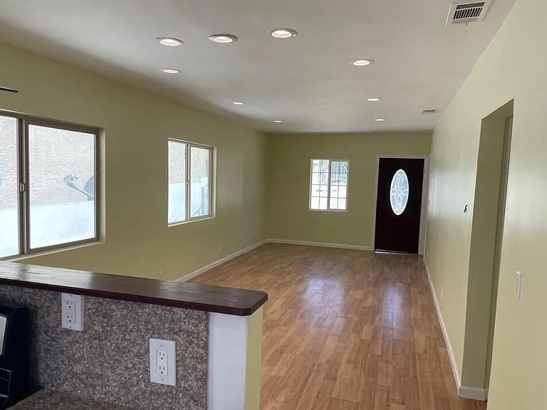 10056-1 Tujunga Canyon Blvd — Photo 11