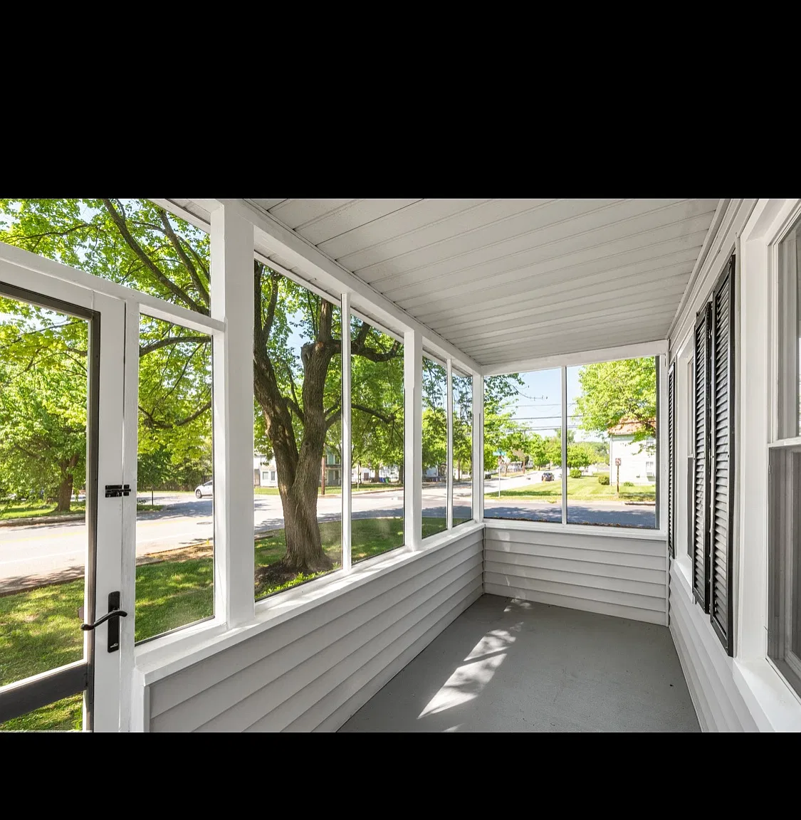 8880 Baltimore St — Photo 2