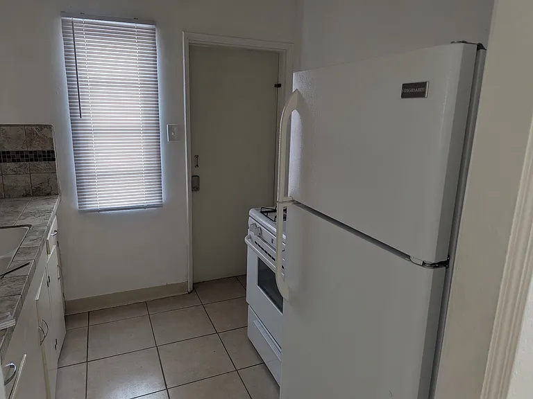 1338 E 8th St #1338 — Photo 18