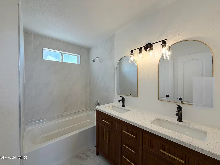 1924 Sun Tide Dr — Photo 27