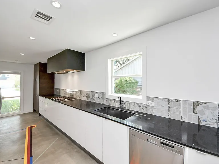 7610 Highmeadow Dr — Photo 21