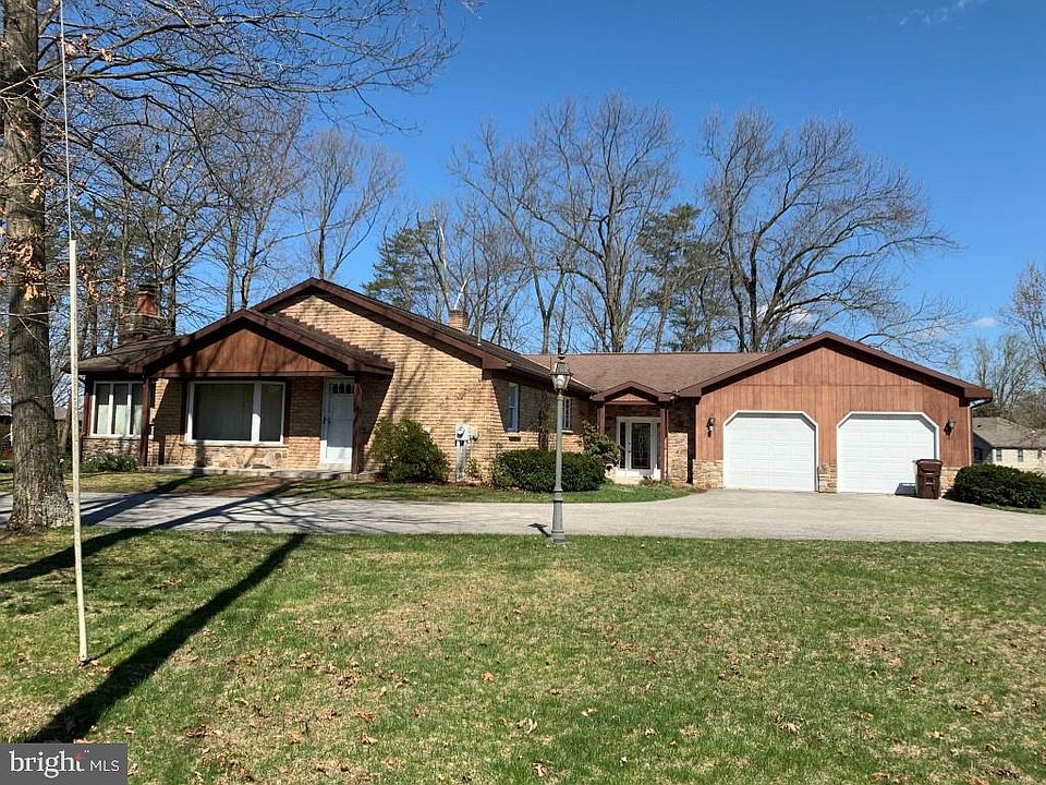 1st image of 810 Heritage Dr
