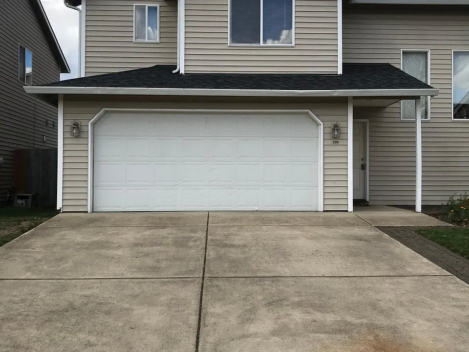 2316 NW 4th St