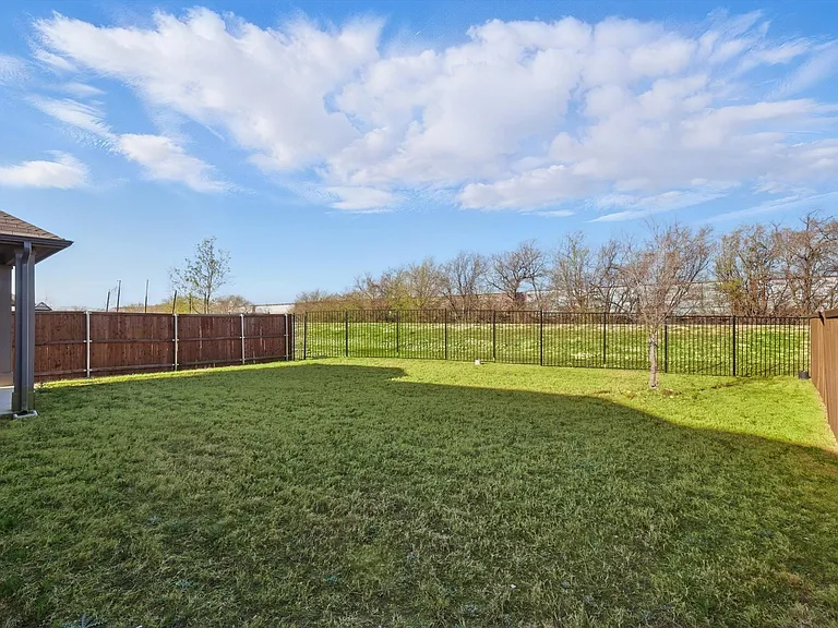 8937 Lantana Meadow Dr — Photo 20
