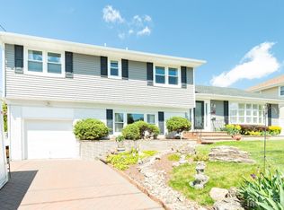 67 Thomas Pl, Edison, NJ 08837