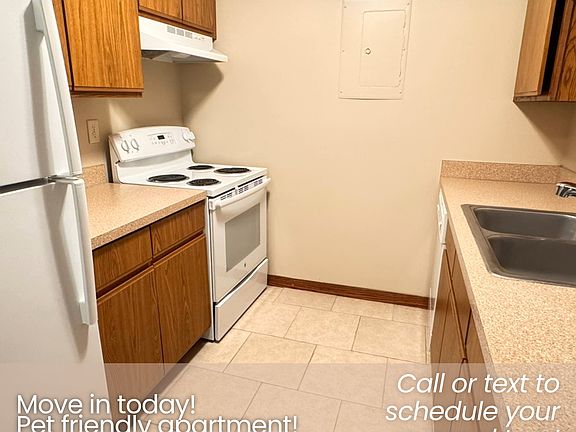 2nd image of 5100 Emerald Dr #19