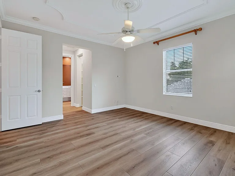 303 Caravelle Dr — Photo 29