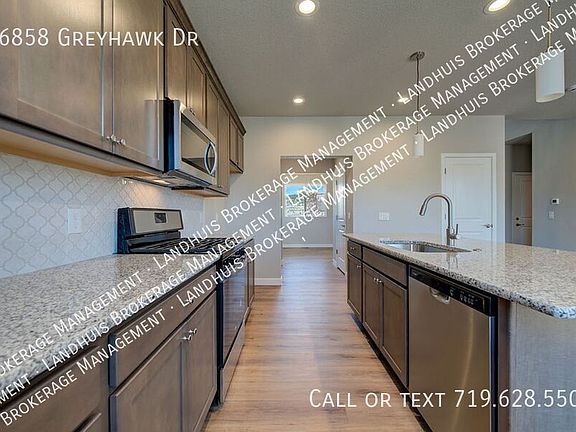 5th image of 16858 Greyhawk Dr