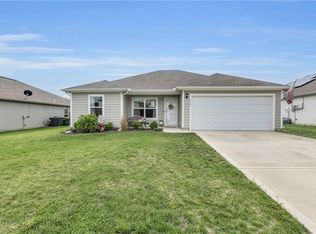 714 Roseberry Dr, Paola, KS 66071