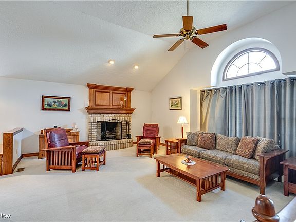 4th image of 167 Woodhaven Dr