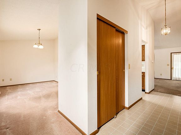 2nd image of 3376 Grovepark Dr