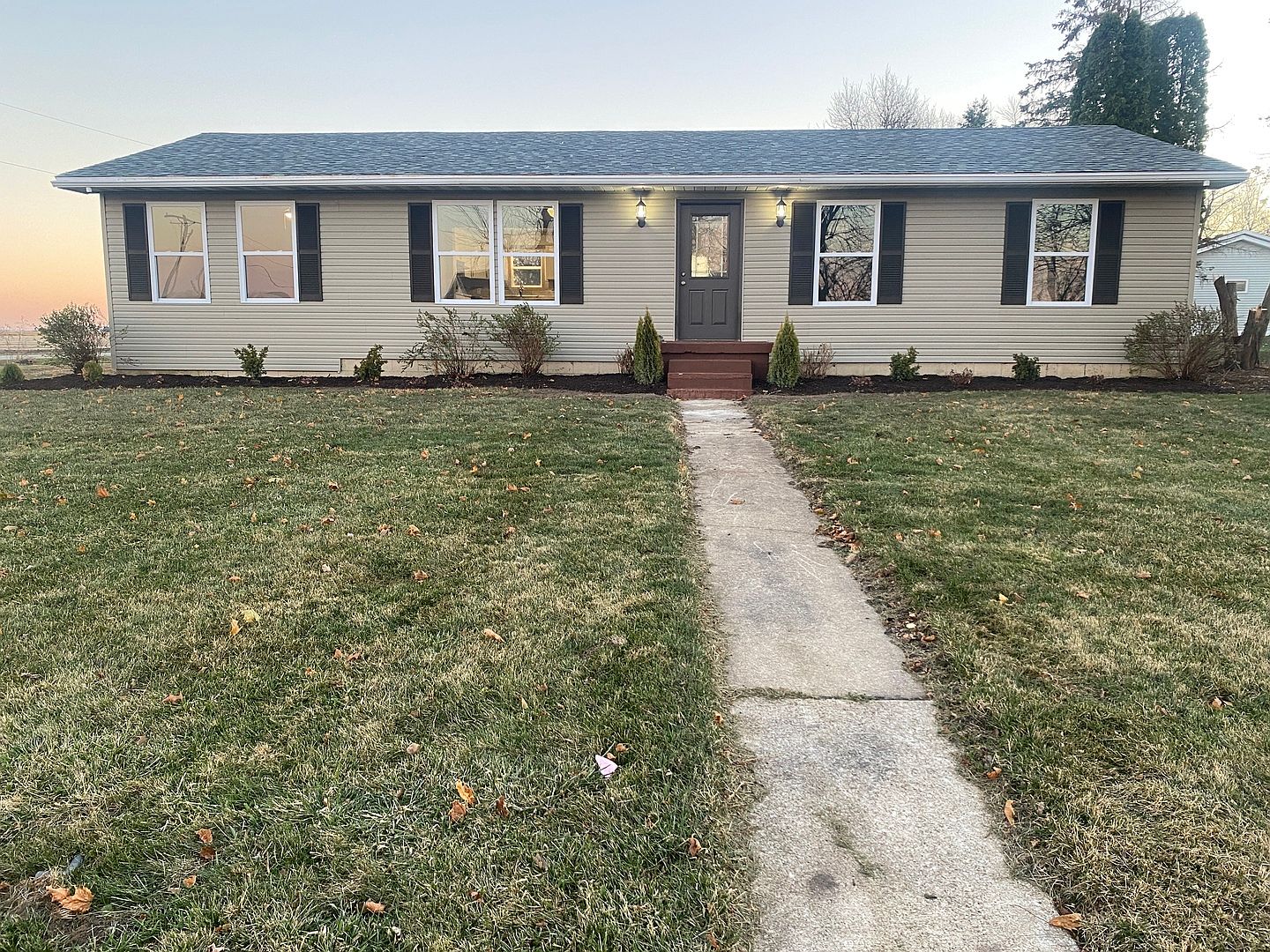 310 E Papineau St, Saint Anne, IL 60964 Zillow