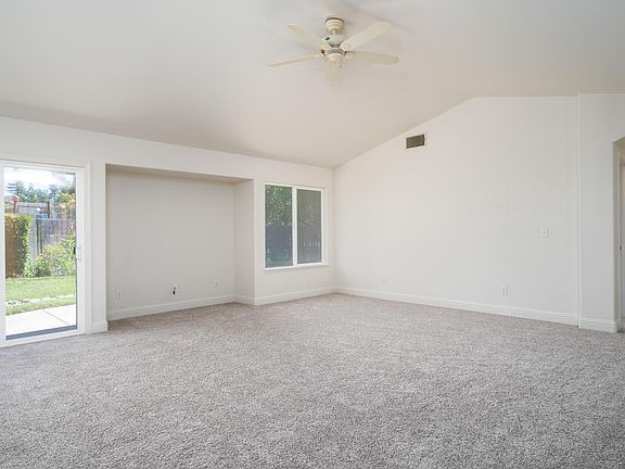 3rd image of 1013 Diamante Robles Ct