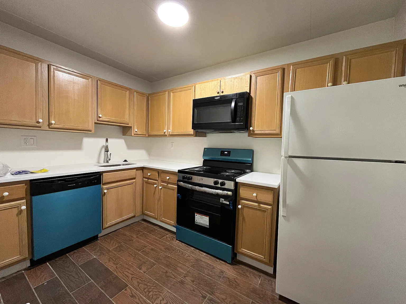 2 bed, 889 sqft, $1,700 — Photo 4