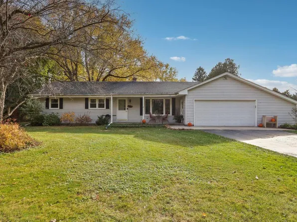 W34519 Mariner CIRCLE, Summit, WI 53066