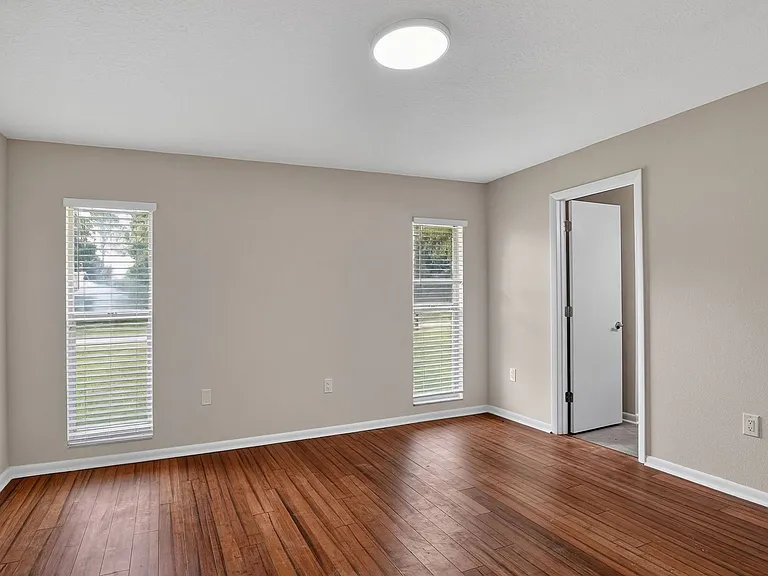 1201 Burlington Ct — Photo 19