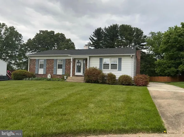 8 Monroe Field Ct, Baltimore, MD 21228