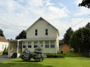 31 3rd St, Oneida, NY 13421