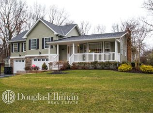 34 Tall Tree Ln, Rocky Point, NY 11778