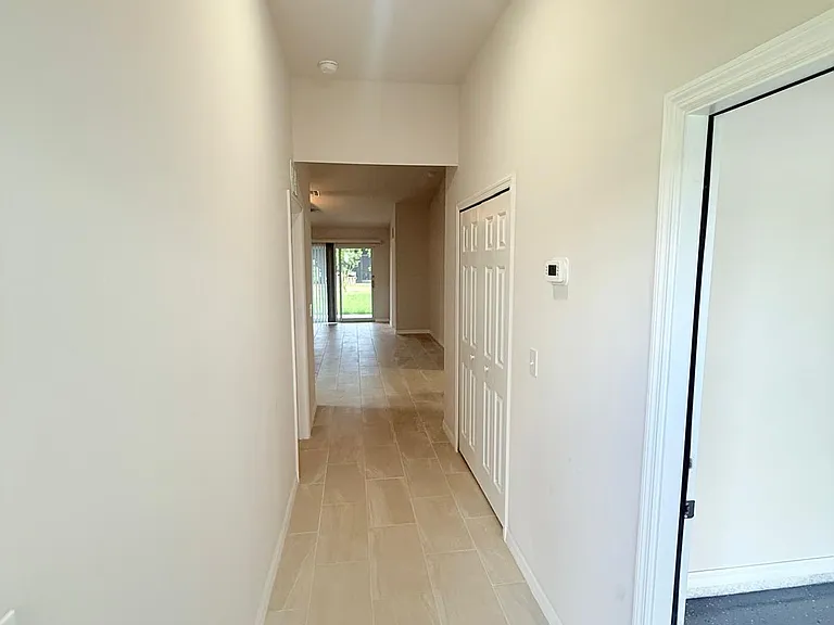 620 SW 7th St — Photo 2