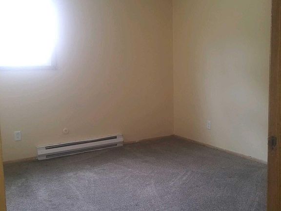 5th image of 3311 Sun Valley Ter APT 2