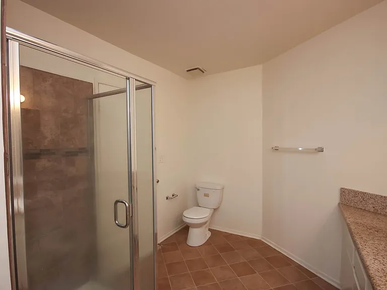 3010 Montrose Ave #28 — Photo 18