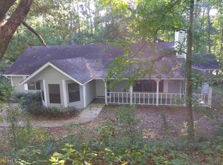 477 Oak Hill Cir, Stone Mountain, GA 30083