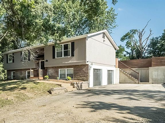 3rd image of 822 Valencia Ave