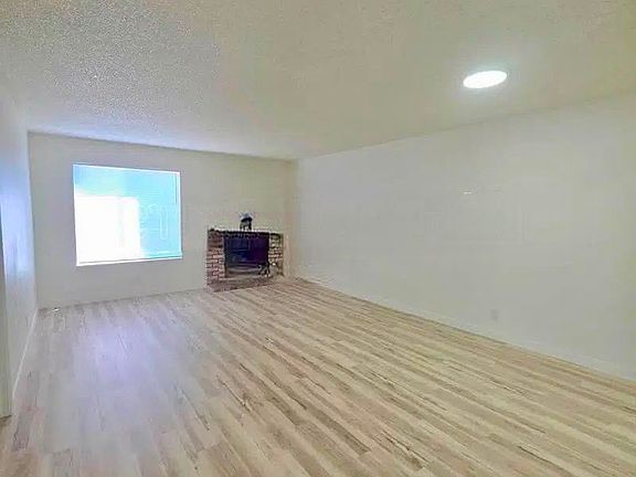 3rd image of 1140 Melton Dr