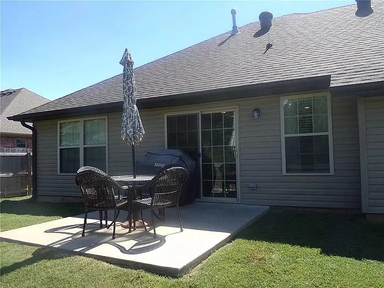811 E Asher Dr — Photo 15