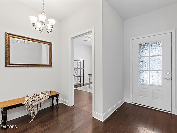 5th image of 428 Grove Branch Ln