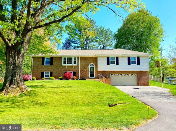 17617 Prince Edward Dr, Olney, MD 20832