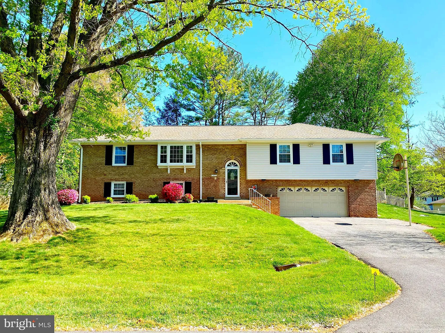 17617 Prince Edward Dr photo 1