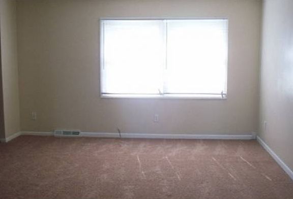 3rd image of 2521 117th Ave W