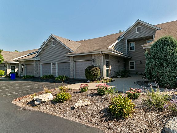 2nd image of 18425 Emerald Dr