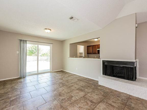5th image of 611 Stell Ave
