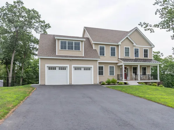15 Captain Bannon Circle, Merrimack, NH 03054