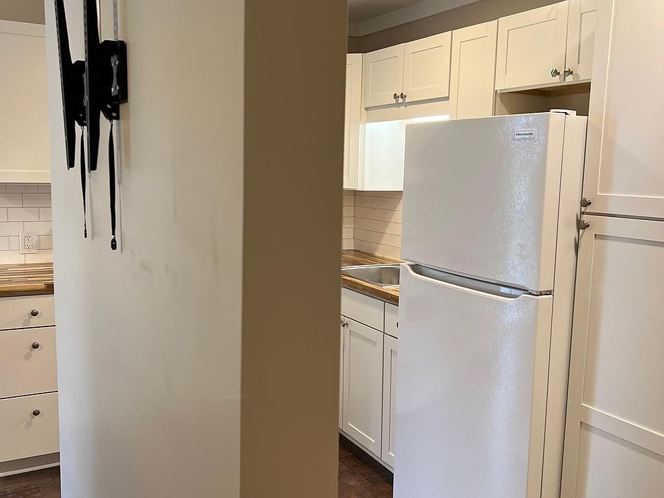 2nd image of 2144 Alnwick Blvd