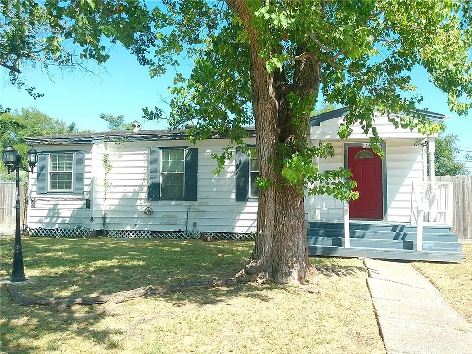 1438 Ormond Dr