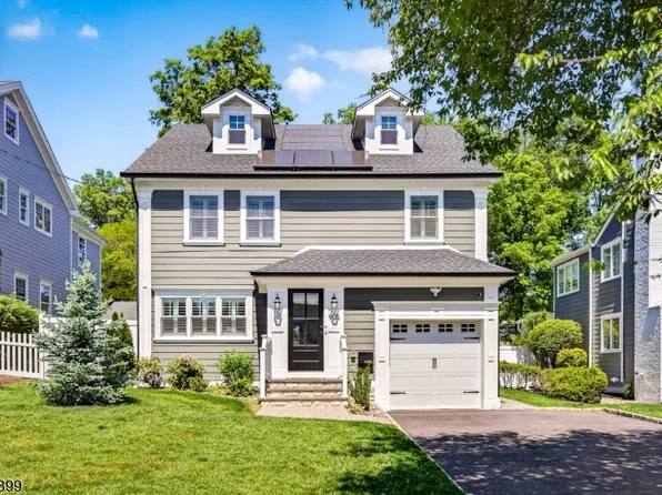 905 Harding St, Westfield Town, NJ 07090